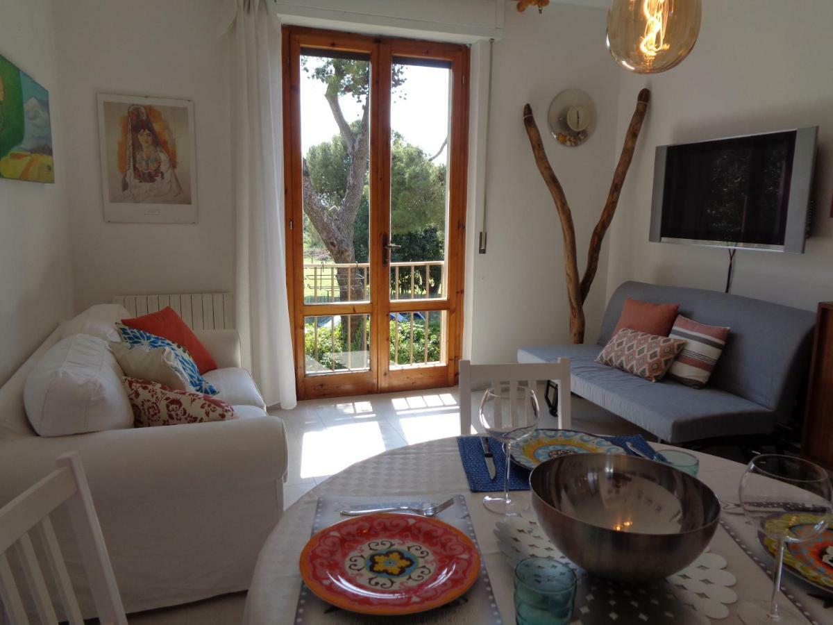 La Casa Di Nina Apartment Quercianella Bagian luar foto