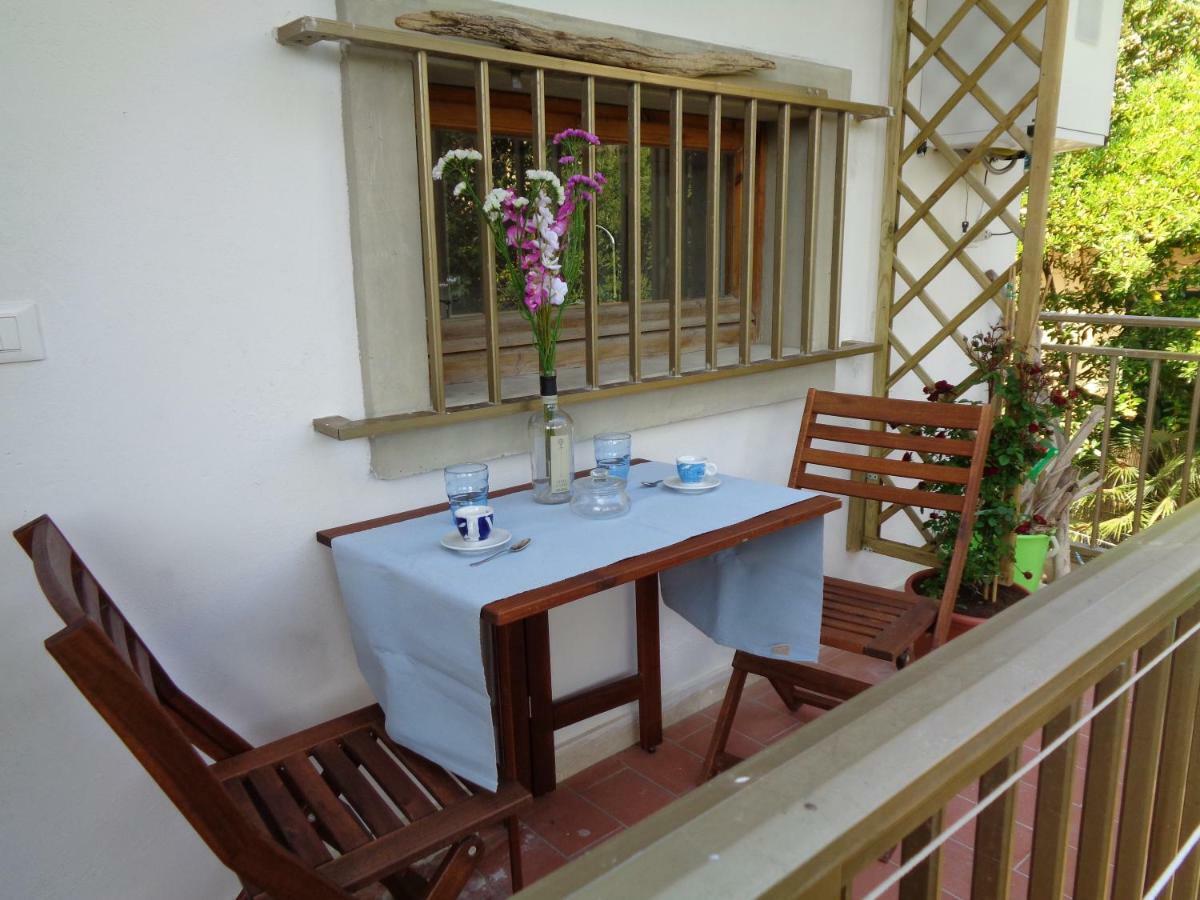 La Casa Di Nina Apartment Quercianella Bagian luar foto
