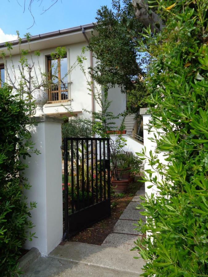 La Casa Di Nina Apartment Quercianella Bagian luar foto