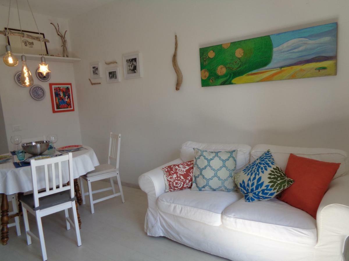 La Casa Di Nina Apartment Quercianella Bagian luar foto