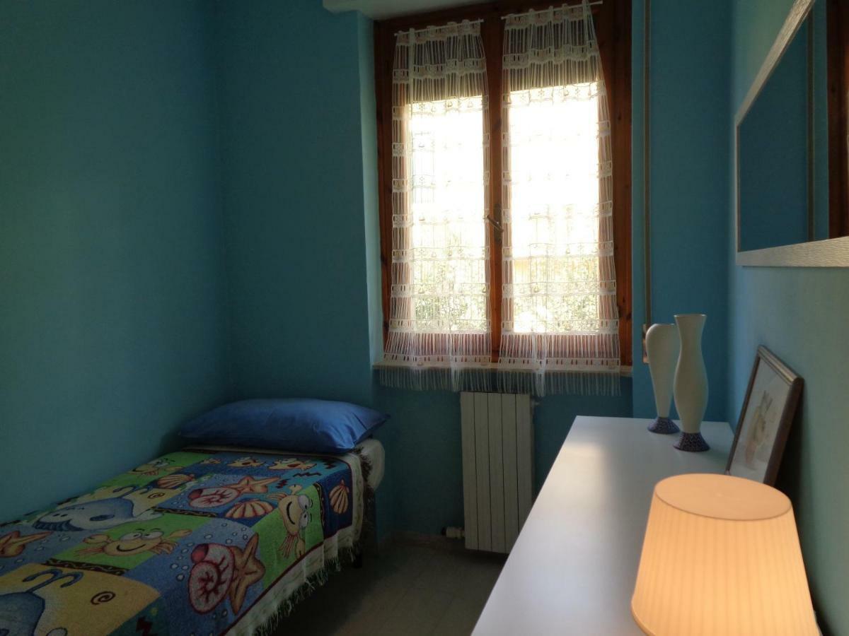 La Casa Di Nina Apartment Quercianella Bagian luar foto